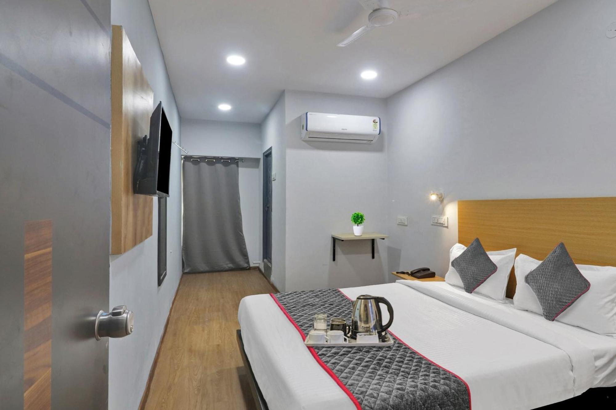 ホテル Townhouse S Continental ハイデラバード エクステリア 写真