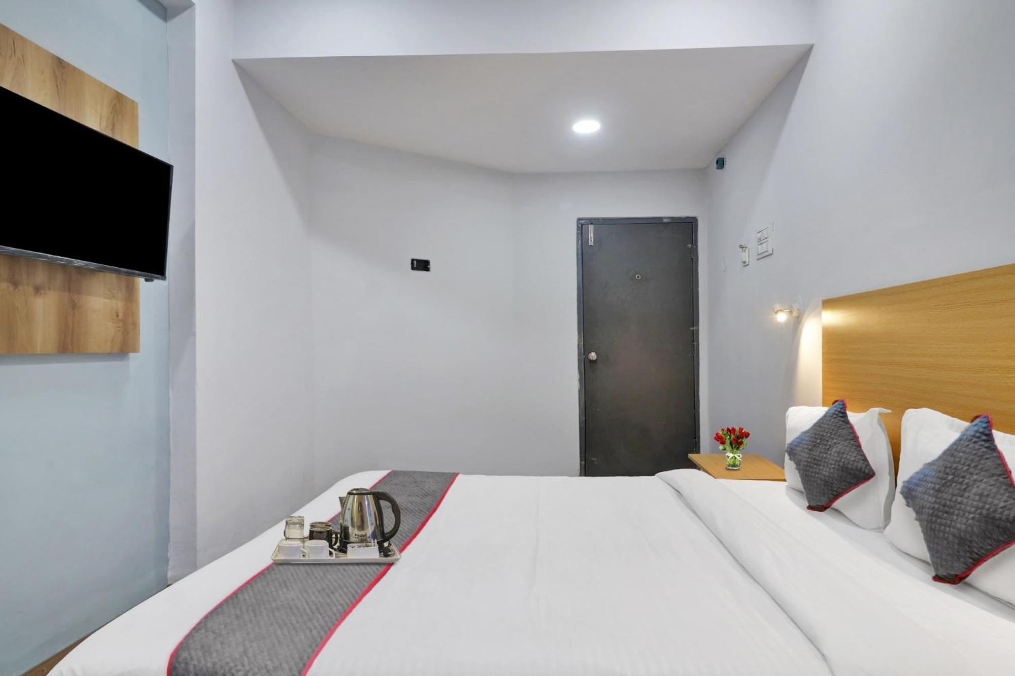 ホテル Townhouse S Continental ハイデラバード エクステリア 写真
