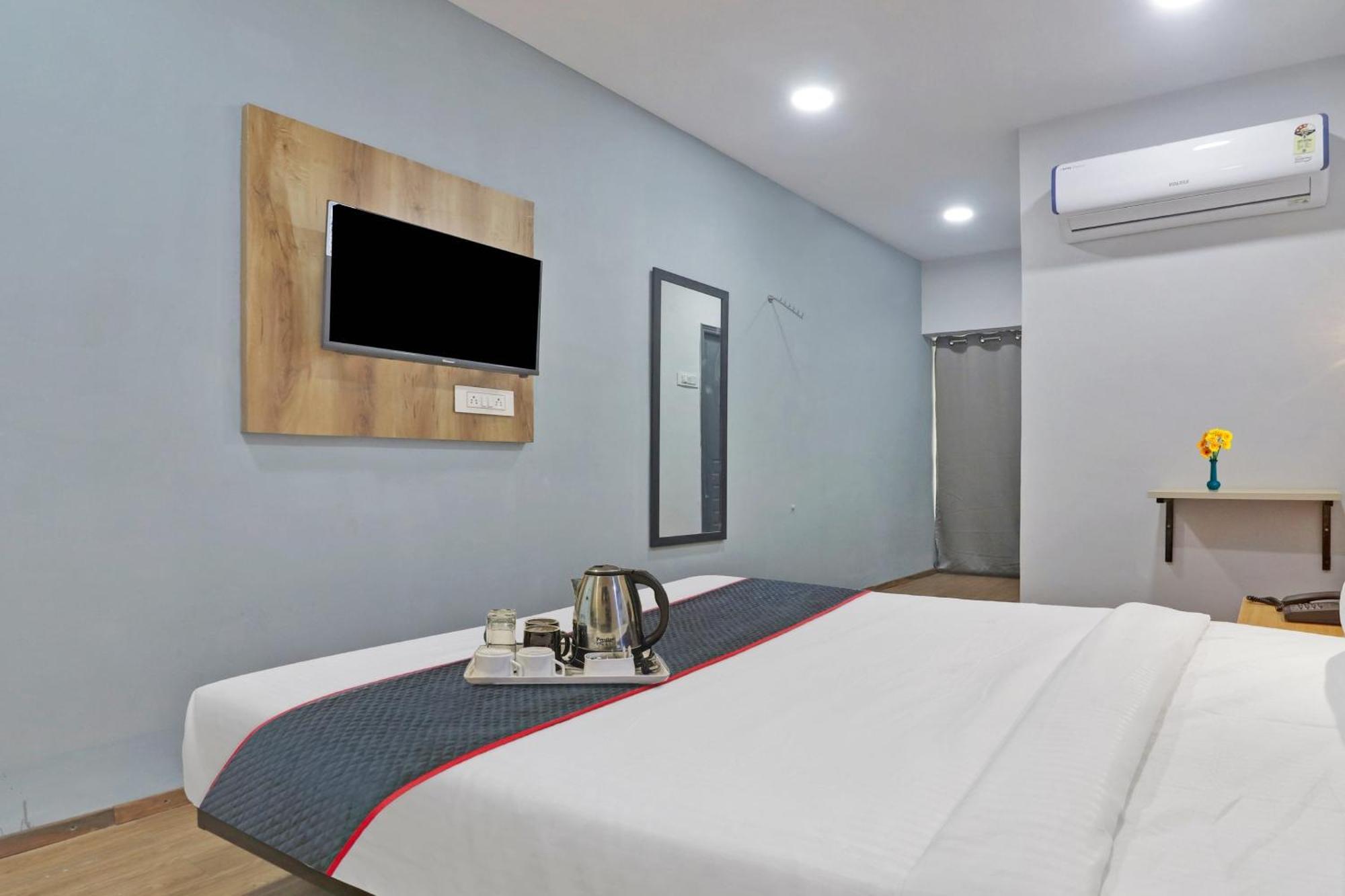 ホテル Townhouse S Continental ハイデラバード エクステリア 写真