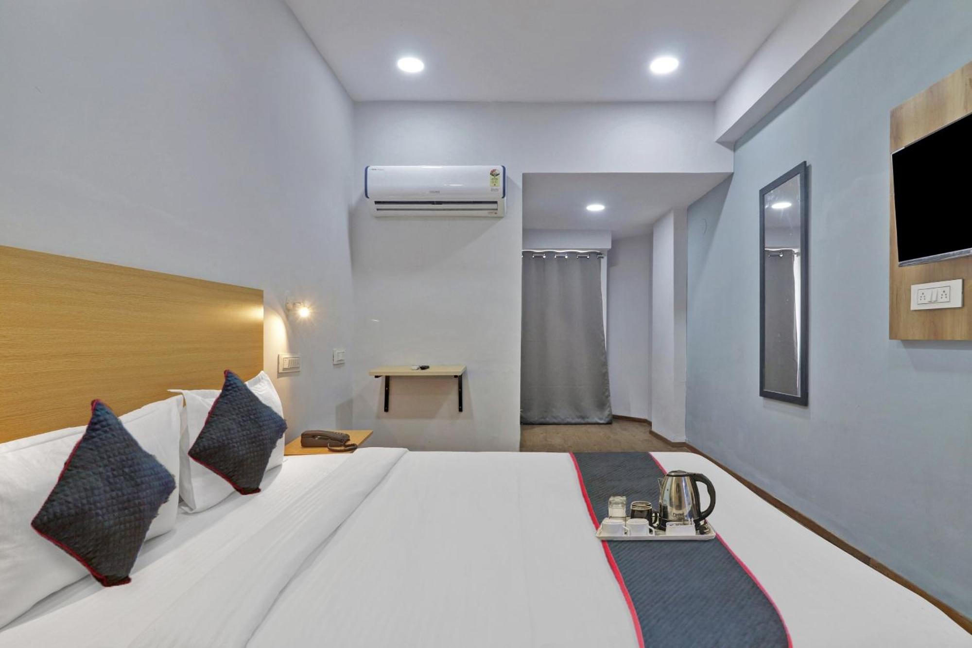 ホテル Townhouse S Continental ハイデラバード エクステリア 写真
